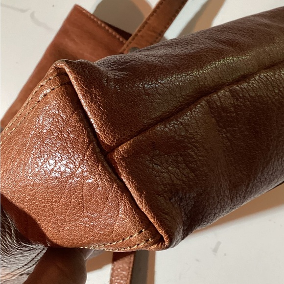 Spikes & Sparrow leather tote, zipper top,12”drop, slip in&zipper inside pockets - Picture 11 of 16